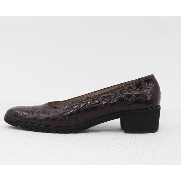Salvatore Ferragamo Pumps 7.5 Low Heel Narrow Croc Embossed Work Comfort Shoes - Picture 1 of 16